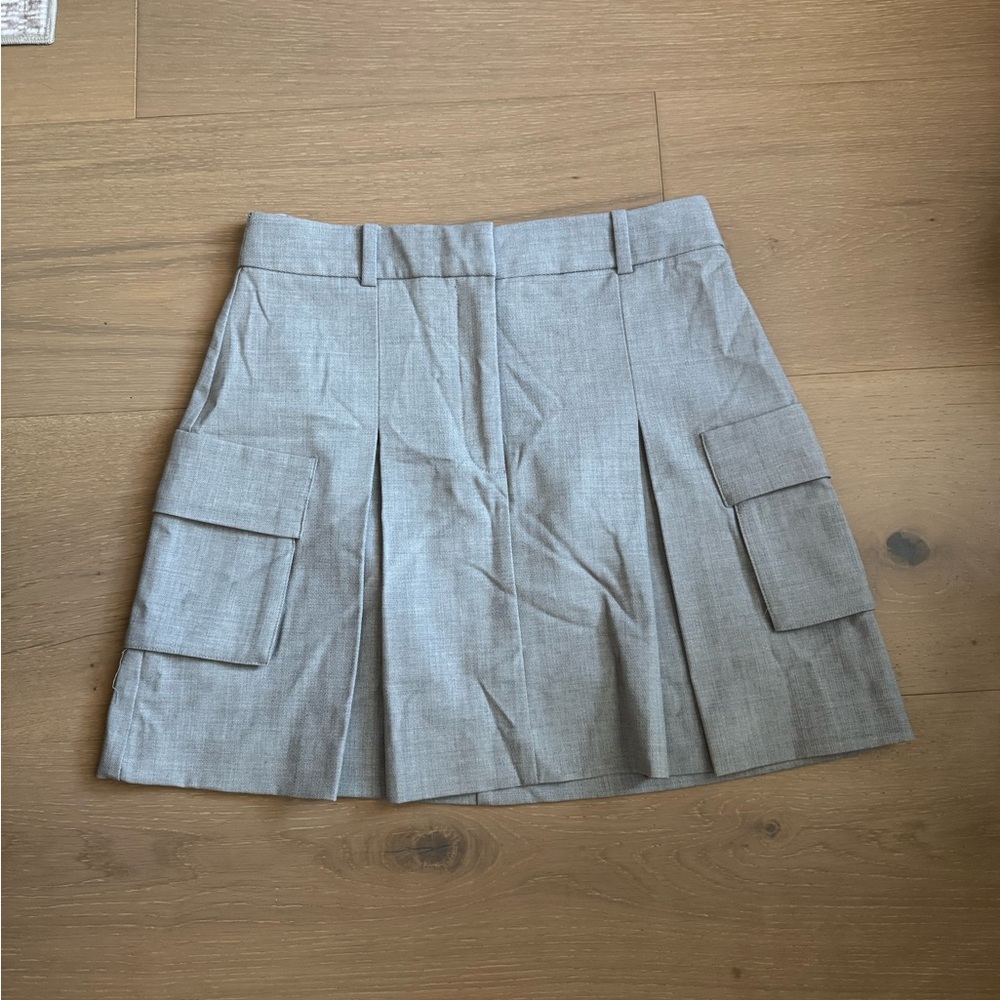 Aritzia babaton grey cargo mini skirt